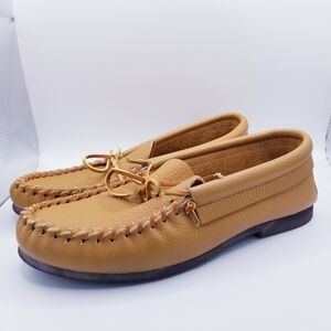 Minnetonka Moccasin Tan Slip On Loafers size 9